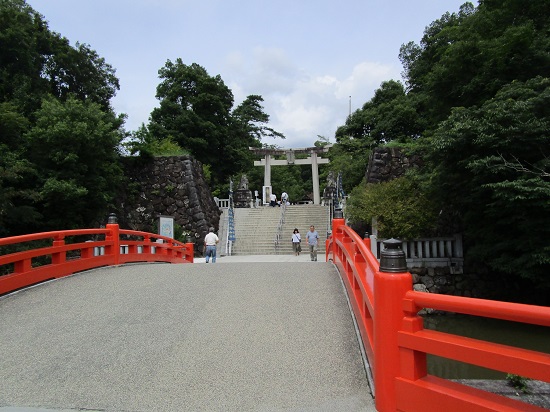 武田神社入口の写真