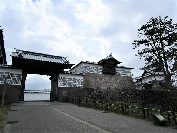 河北門一の門の写真