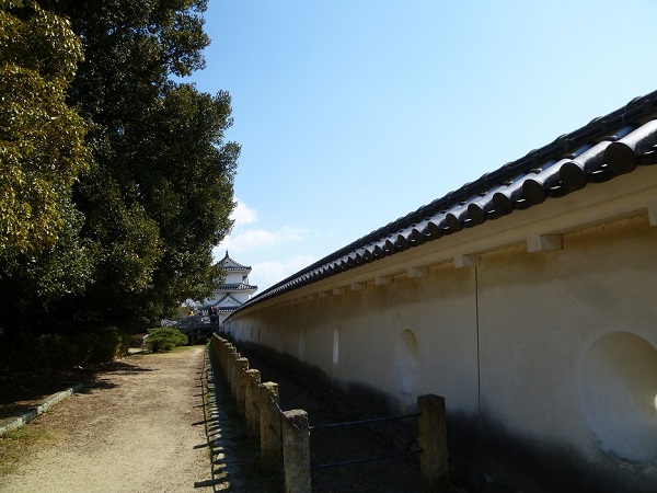 坤櫓と巽櫓を結ぶ狭間の写真
