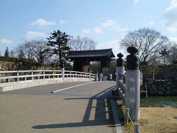 姫路城桜門橋の写真