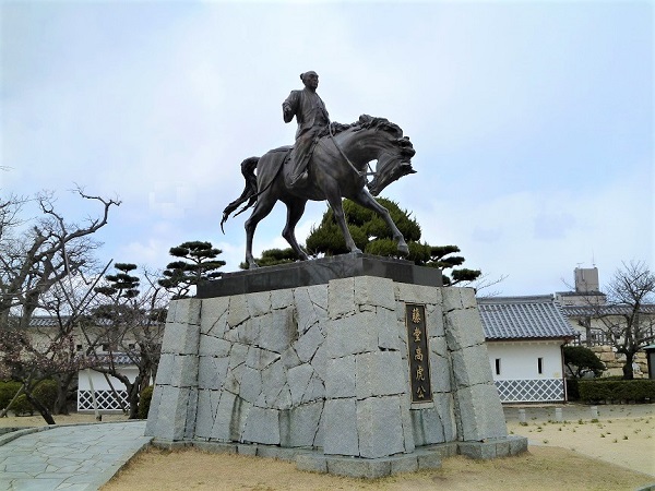 藤堂高虎公の像の写真