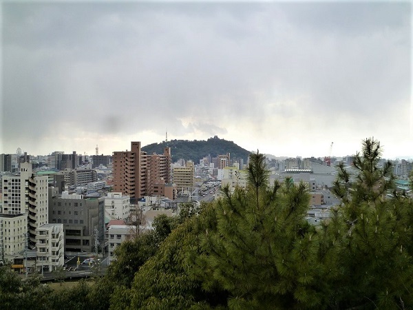 展望台から松山城方面を望む写真