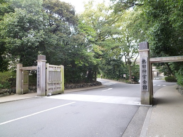 熱田神宮会館入口の写真