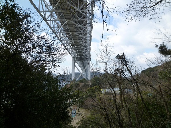 渡り切った因島大橋の写真