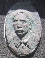 石川三四郎のレリーフの写真